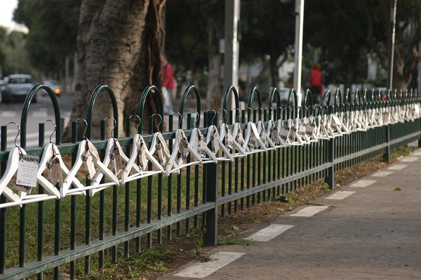 christinaaguilerahangers_1